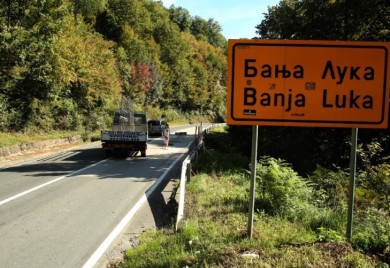 Vozači oprez, klizište prema Manjači mjesecima otežava saobraćaj