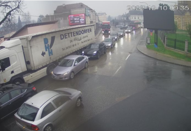 Velike gužve na graničnim prelazima Gradiška i Velika Kladuša