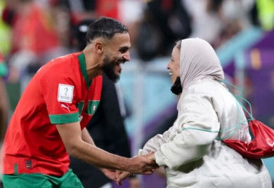 Marokanac sa majkom slavi istorijsku pobjedu