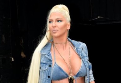 "KMEČI IZBEZUMLJENO" Oglasili se iz udruženja koje je pokrenulo peticiju za gašenje Instagram profila Jelene Karleuše