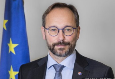 Od Izraela do Srbije: Ko je Emanuel Žofre?