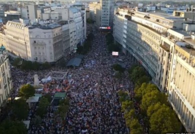 Šetnja uslijedila nakon protesta u Beogradu: Blokada dvije željezničke stanice VIDEO
