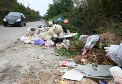 PRIJEČANI: Neprijatan miris i deponije pored puta svakodnevna slika