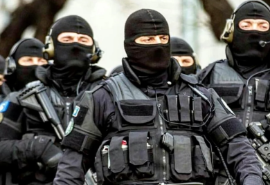 Specijalci ROSU upali na Gazivode i poskidali srpske zastave