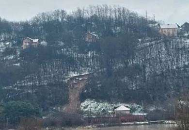 U Novom Gradu ispod klizišta pronađeno beživotno tijelo nepoznatog muškarca