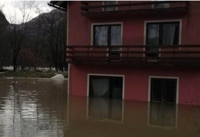 Poplavljena kuća srpskoj povratničkoj porodici