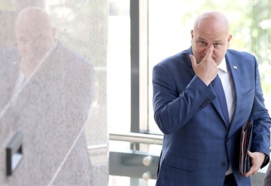 Ministar poručio građanima da sami peku hljeb: "To je bila nespretna izjava"