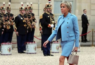 Brižit Makron za uvođenje školskih uniformi za đake