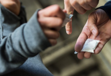 Uhapšen diler: Drogu prodavao u srednjim školama