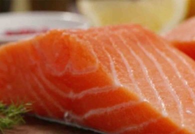 Sa tržišta povučen dimljeni filet lososa