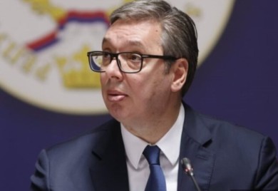 Vučić u obraćanju javnosti: Nedvosmisleni pozivi na rat u Potočarima