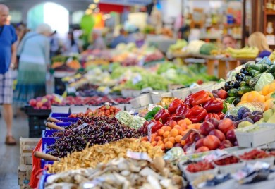 Zimnica na tezgama, kupci idu kući praznih ruku