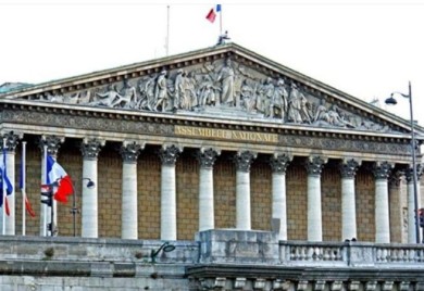 Francuske vlasti počeli sa slanjem naloga za povratak na posao