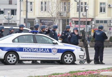 Uhapšena dva policajca zbog odavanja podataka kriminalnoj grupi "Vračarci"