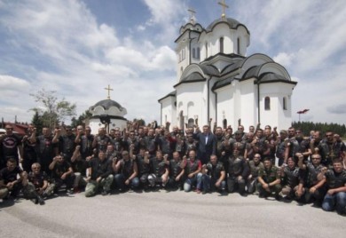 Noćni vukovi osudili "hajku" na Dodika