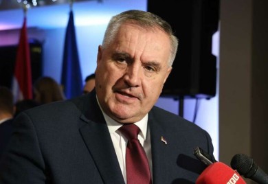 "Iznose neistine, a zarađuju na klikovima" Višković ima plan kako se riješiti blogera, botova i nepotpisanih tekstova na portalima