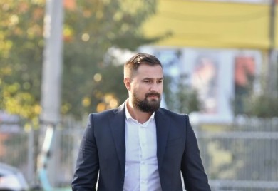 Fikret Hodžić poslao oproštajnu poruku pred odlazak u zatvor: "Na slobodi ostaje dva miliona robova"