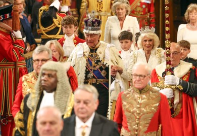 Britanska kraljica Kamila nosila istorijsku državnu dijademu