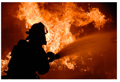 Požar u salonu skutera, poginulo osam ljudi