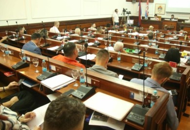 Od 7 “preletača” jedan se vraća u Skupštinu: Evo kako su prošli banjalučki odbornici koji su u zadnje 4 godine PROMIJENILI STRANAČKI DRES