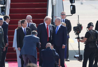 "DOGODIĆE SE VELIKO ČUDO" Tramp sletio u Izrael i izgovorio rečenicu koja je sve bacila u trans