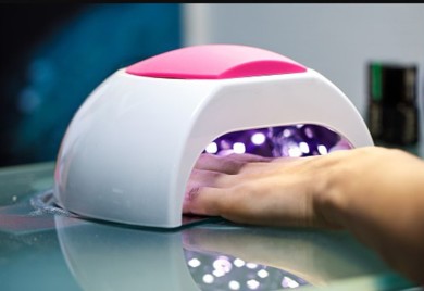 Na koji način su štetne lampe za gel lak, otkrivamo specijano za vas