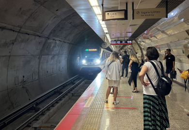 Nakon eksplozije pucnjava u metrou u Istanbulu, ubijena jedna osoba