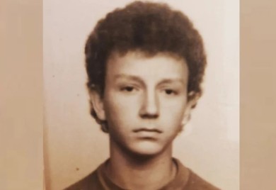 Gotovo je nemoguće da na ovoj fotki prepoznate jednog od najpopularnijih voditelja u regiji