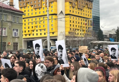 Novi protest u Sarajevu: Građani traže odgovornost nakon pogibije mladića u tramvajskoj nesreći