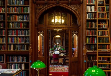 Pijan provalio u biblioteku misleći da je njegov stan