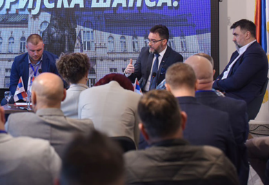 KOŠARAC: Zabraniti izvoz oblovine iz BiH