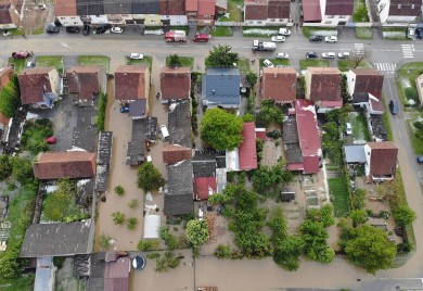 Snažno nevrijeme u Hrvatskoj: Poplavljena dvorišta, ugrožene kuće