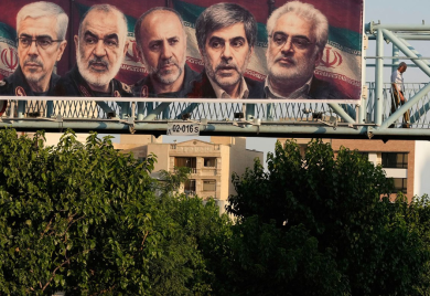 Iranci ne plaču za generalima: "Nisu nas zaštitili, a kažnjavaju žene bez hidžaba"