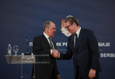 Lavrov: Vučić hrabro trpi pritisak EU, Moskva očekuje reakciju beograda na Martensa