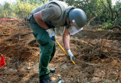 Zajedničkim snagama Republike Srpske i FBiH: Demineri vrše pregled obale Save i riječnog dna