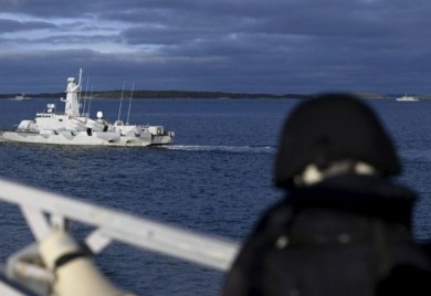Ruska flota krenula kroz Lamanš, Britanci digli brodove i bombardere