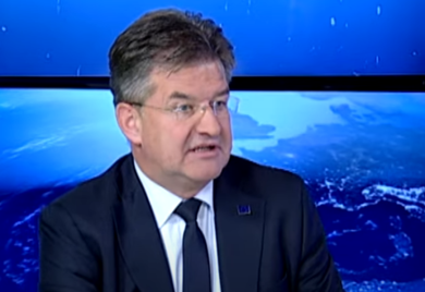 LAJČAK: Barikade ukloniti dogovorom, a ne buldožerima