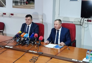 Iz ministarske u direktorsku fotelju: Tegeltija naslijedio Džakulu na čelu UIO BIH