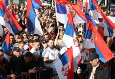 Patriotizam kao paravan za epsku pljačku: Šta se krije iza velikih riječi i busanja u grudi junačke