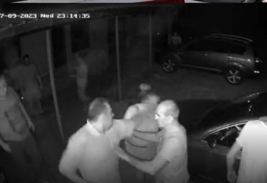 Načelnik tukao ženu pa došao na dodjelu nagrada ženama: "Ona je mene prva" (VIDEO)