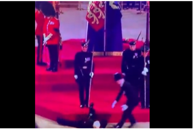 Incident kod kovčega kraljice Elizabete