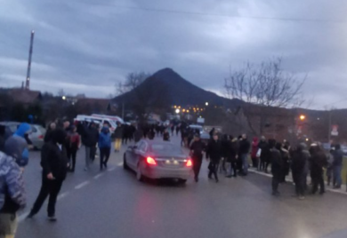 Srbi na Kosmetu ostaju na barikadama