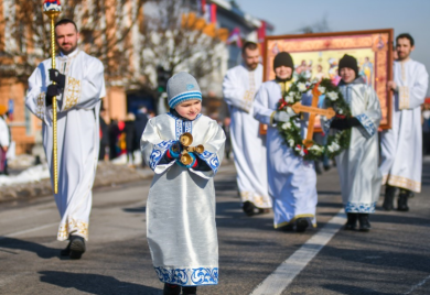 Banjalučani plivaju za Časni krst: Tradicionalna Bogojavljenska litija u četvrtak