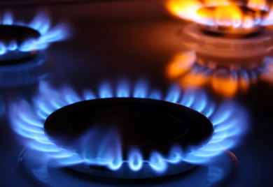 Gas u Evropi eksplodirao: Cijene prvi put od juna iznad 450 dolara, građani plaćaju – lideri pričaju o ratu