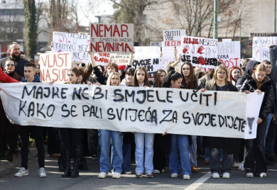 Veliki protesti u Sarajevu: Mladi uzvikuju "Hoćemo pravdu"