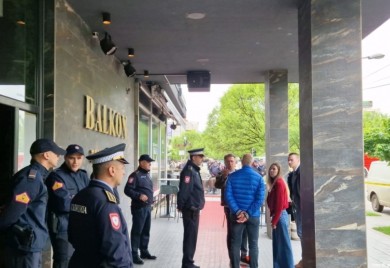 Radnici „Balkona“ ostali bez posla: Kolateralna šteta u sporu Milakovića i Malbašića
