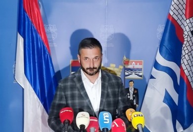 "Predložite isplatu duga Akvane iz budžeta i sazvaćemo vanrednu sjednicu"