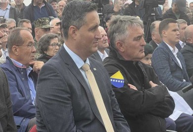 Komšić i Bećirović s Vlašića pozivaju na odbranu države