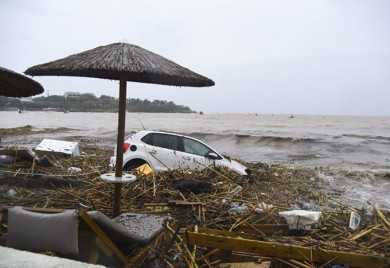 GRČKA: U poplavama ulice pretvorene u rijeke, kuće i prodavnice uništene