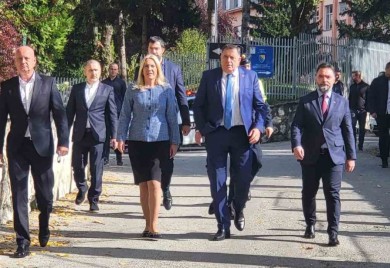 Dodik nije ustao pred sudijom: Ne razumijem optužnicu